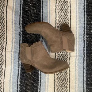 Women’s Life Stride Velocity Booties Size 9.5